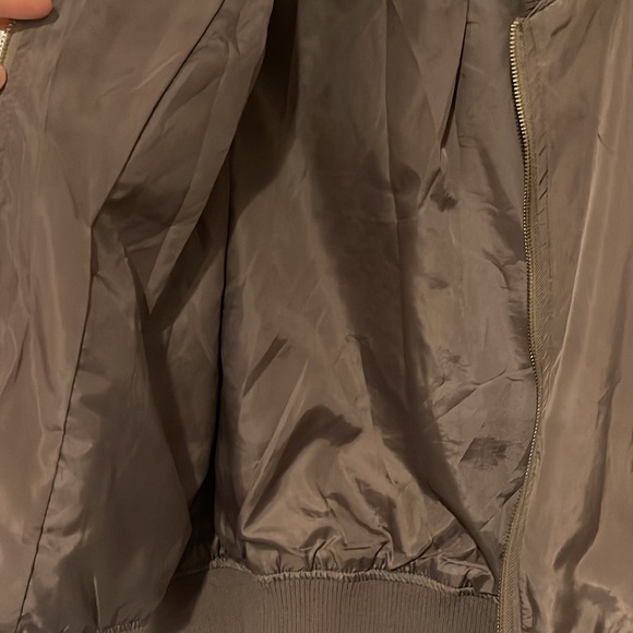 Light Jacket - Picture 5 of 9